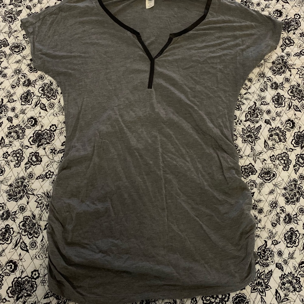 V neck top